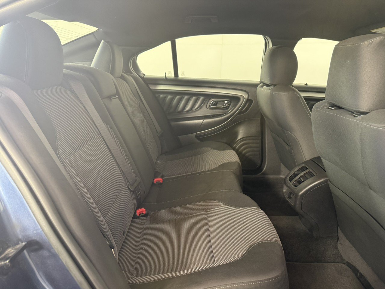 Used 2018 Ford Taurus SEL FWD image 11
