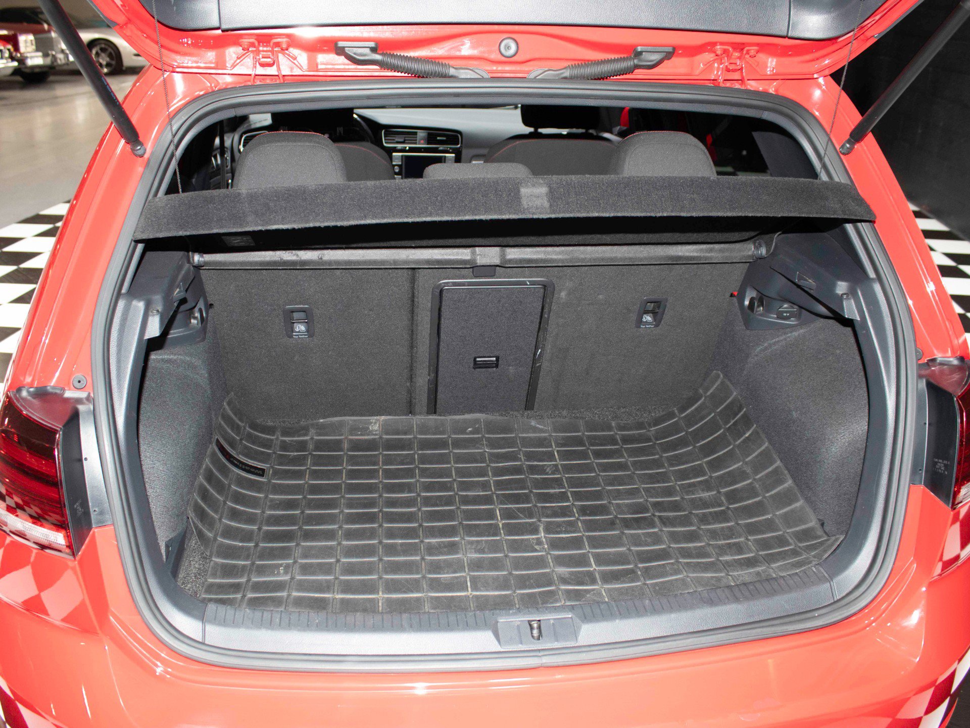 Used 2019 Volkswagen Golf 4-Door FWD image 30