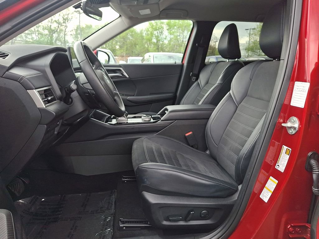 Used 2025 Mitsubishi Outlander SE AWD/4WD image 15