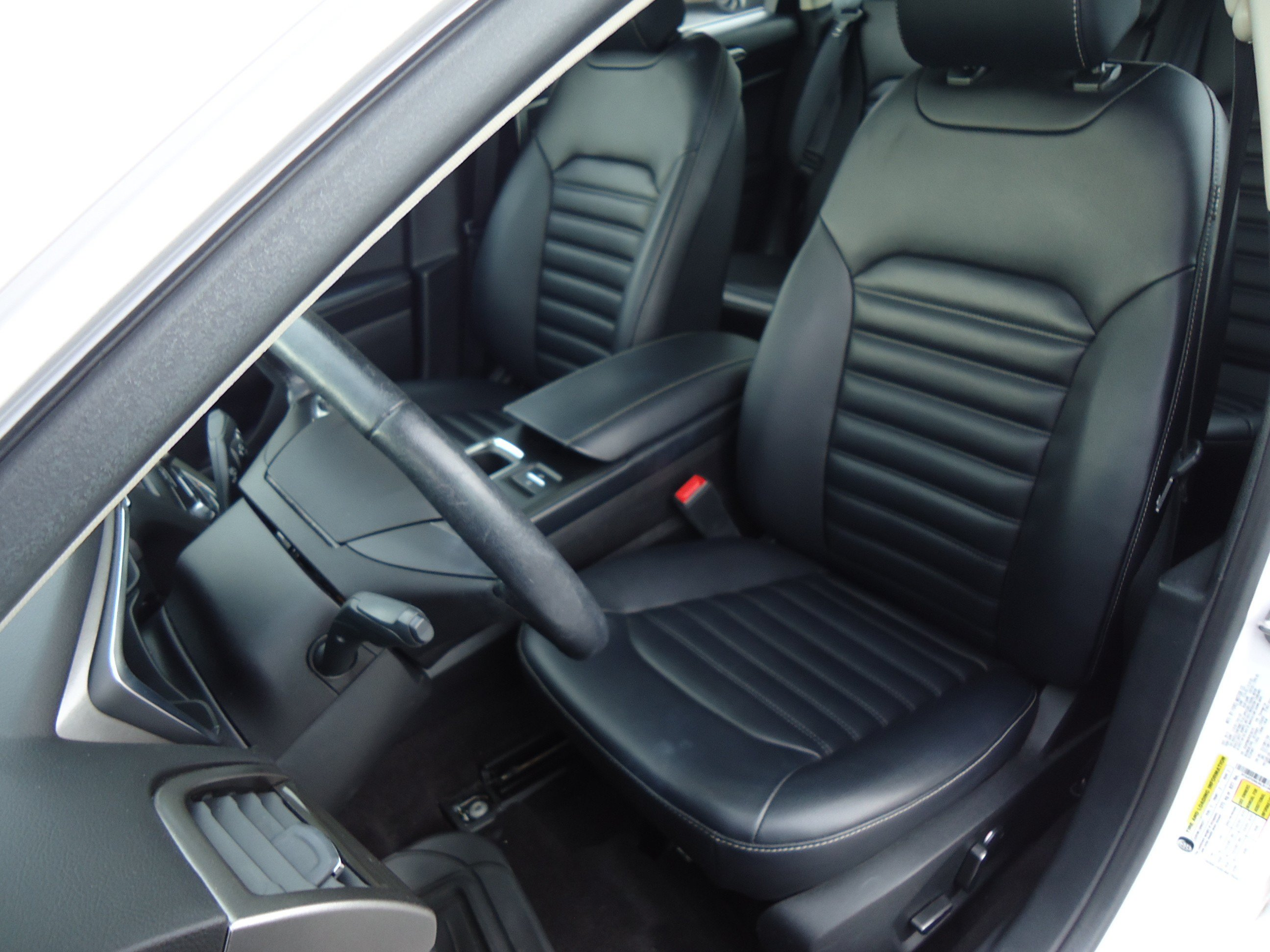 Used 2020 Ford Fusion SEL FWD image 20