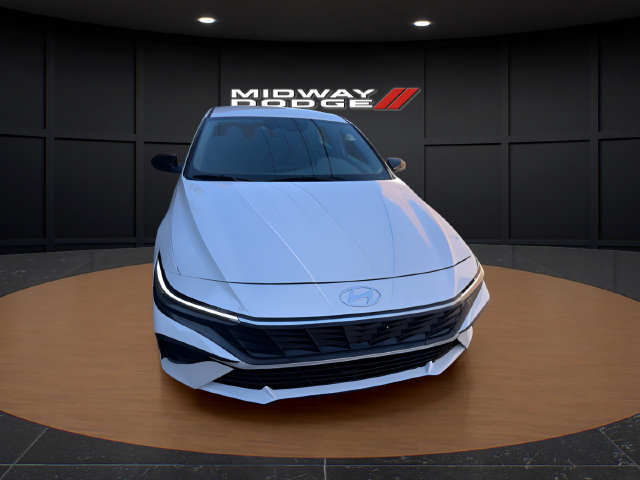 Used 2026 Hyundai Elantra Sport FWD image 5