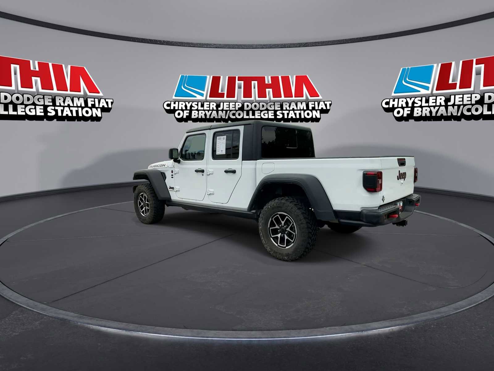 Used 2024 Jeep Gladiator Rubicon AWD/4WD image 6