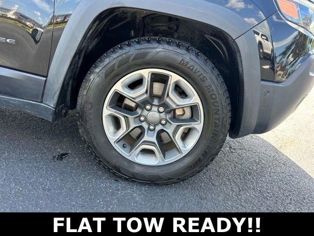 Used 2019 Jeep Cherokee Trailhawk image 8