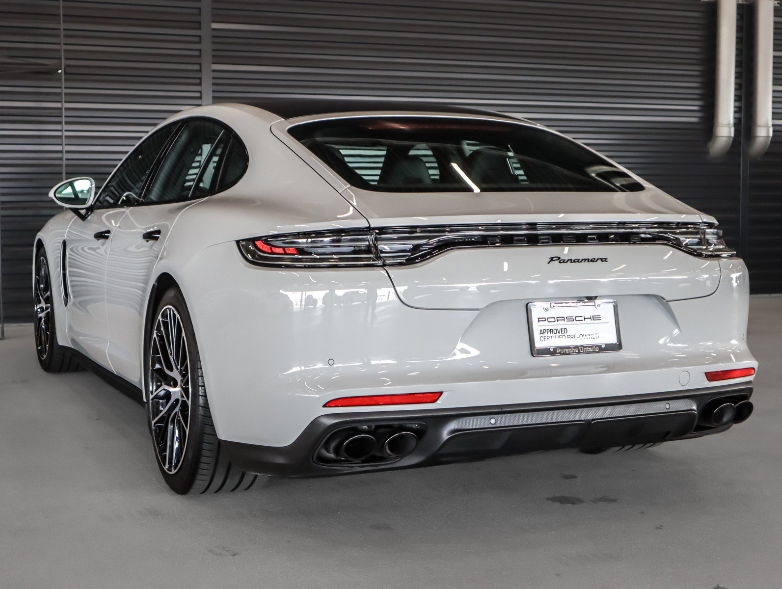 Certified 2023 Porsche Panamera Platinum Edition image 3