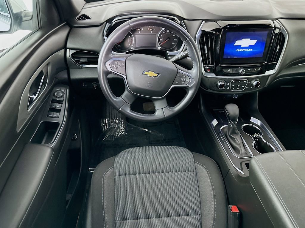 Used 2022 Chevrolet Traverse LT image 32
