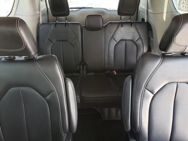 Used 2024 Chrysler Pacifica Touring-L image 16