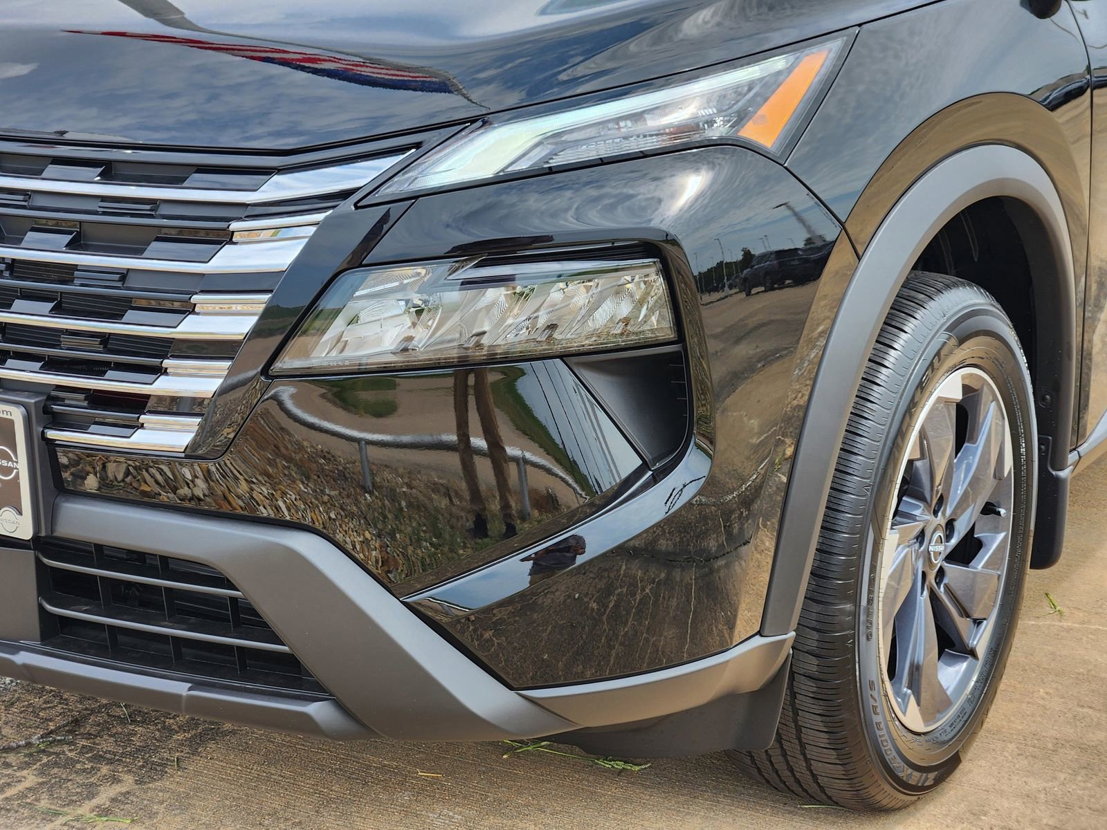 New 2026 Nissan Rogue SV image 8