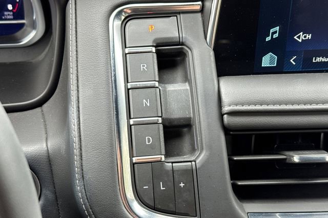 Used 2023 Chevrolet Tahoe Z71 w/ Luxury Package image 32