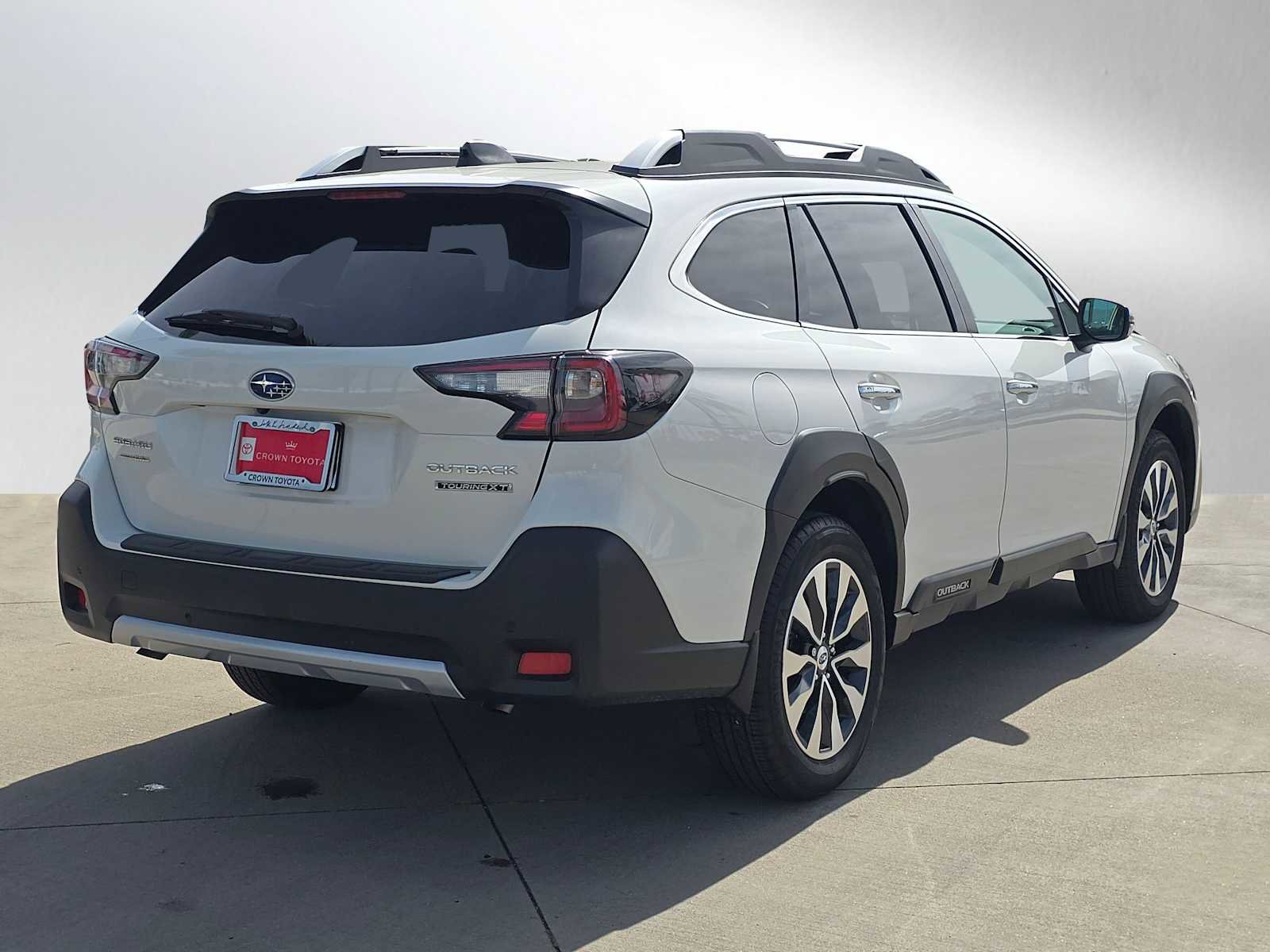 Used 2025 Subaru Outback Touring XT AWD/4WD image 3