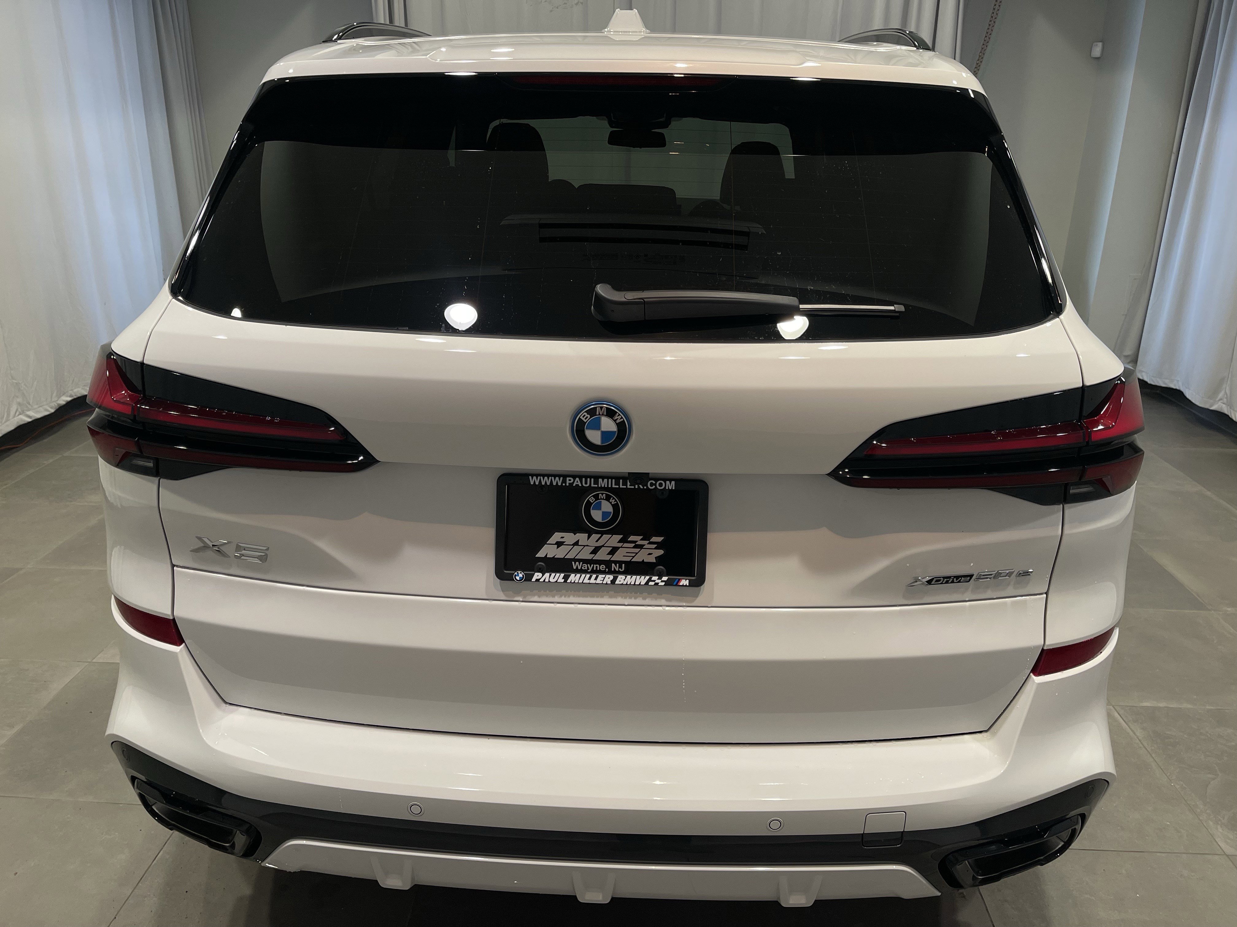 New 2026 BMW X5 xDrive50e w/ M Sport Package AWD/4WD image 5