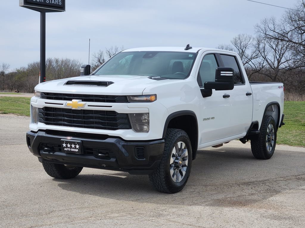 Used 2024 Chevrolet Silverado 2500 Custom w/ Custom Convenience Package image 3