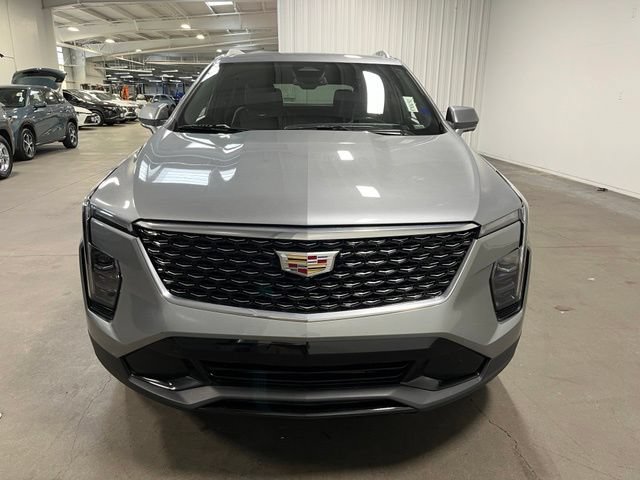 Used 2025 Cadillac XT4 Premium Luxury FWD image 8