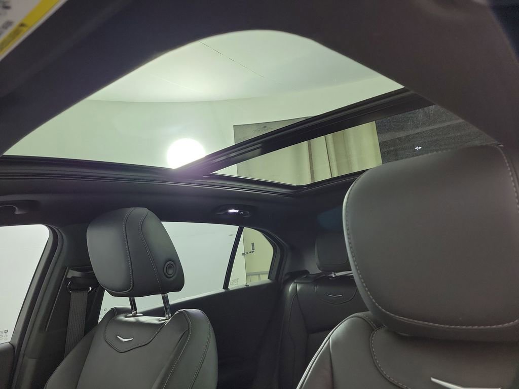 Certified 2023 Cadillac XT4 Luxury w/ Cold Weather Package FWD image 13