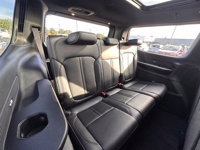 Used 2024 Jeep Wagoneer 4WD w/ Premium Group I image 34
