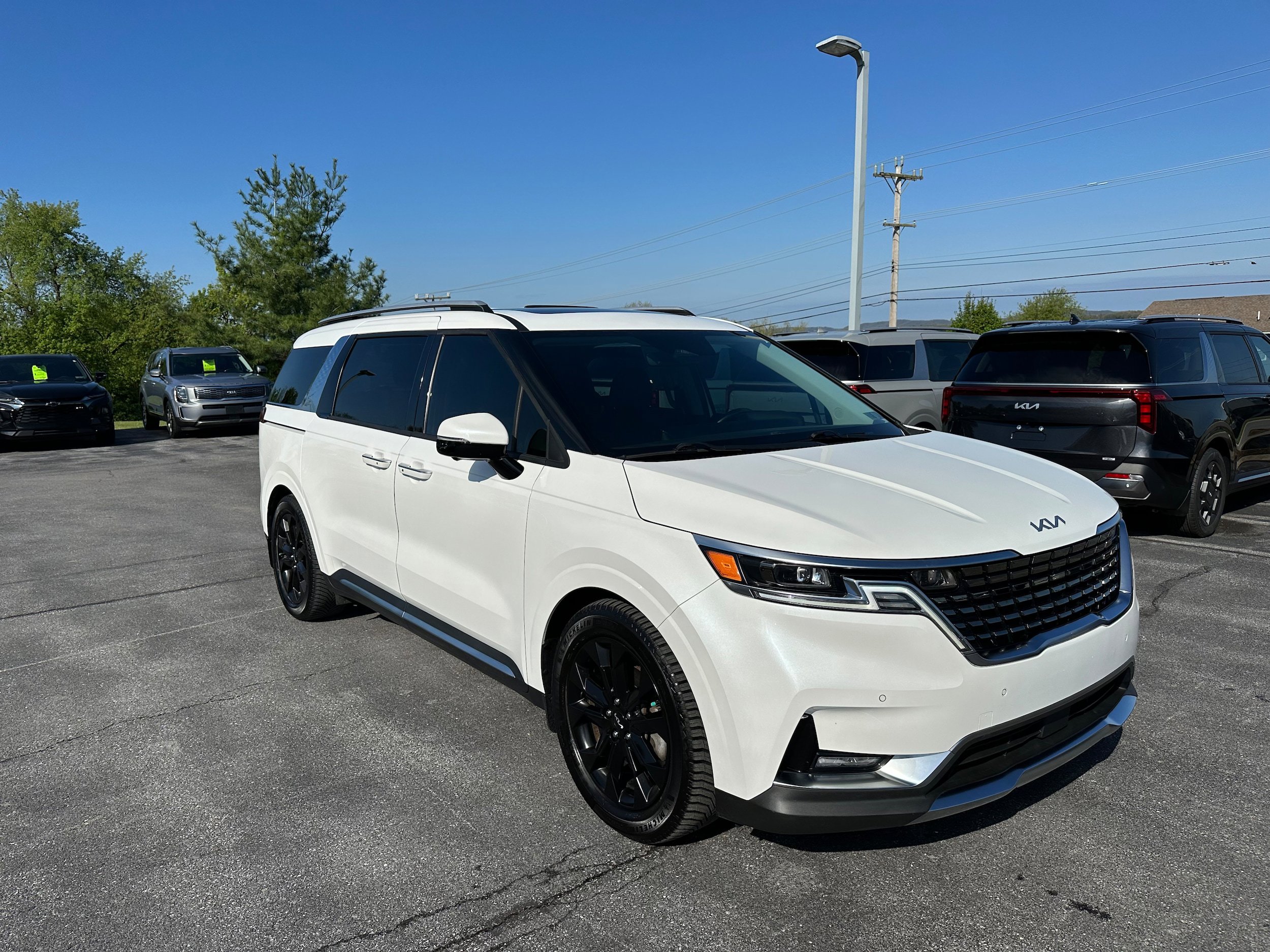 Used 2022 Kia Carnival SX Prestige FWD image 3