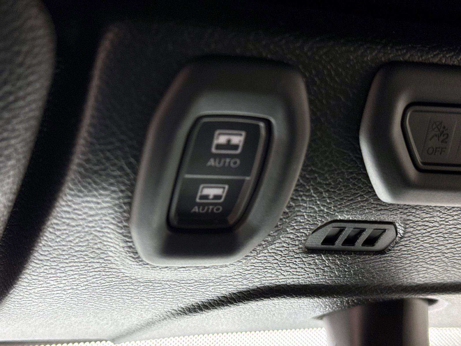 Used 2023 Jeep Wrangler Unlimited Sahara w/ Cold Weather Group image 15