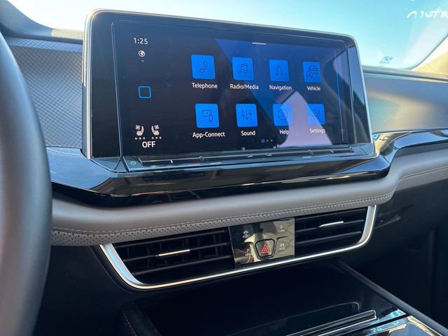 Used 2024 Volkswagen Atlas Peak Edition SE image 12