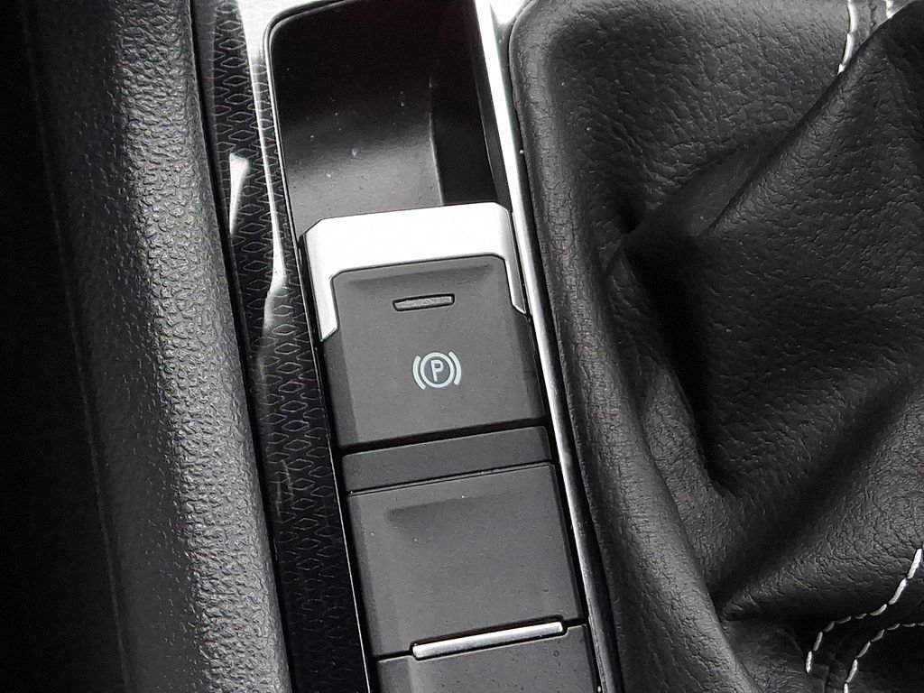 Certified 2025 Volkswagen Taos S image 23