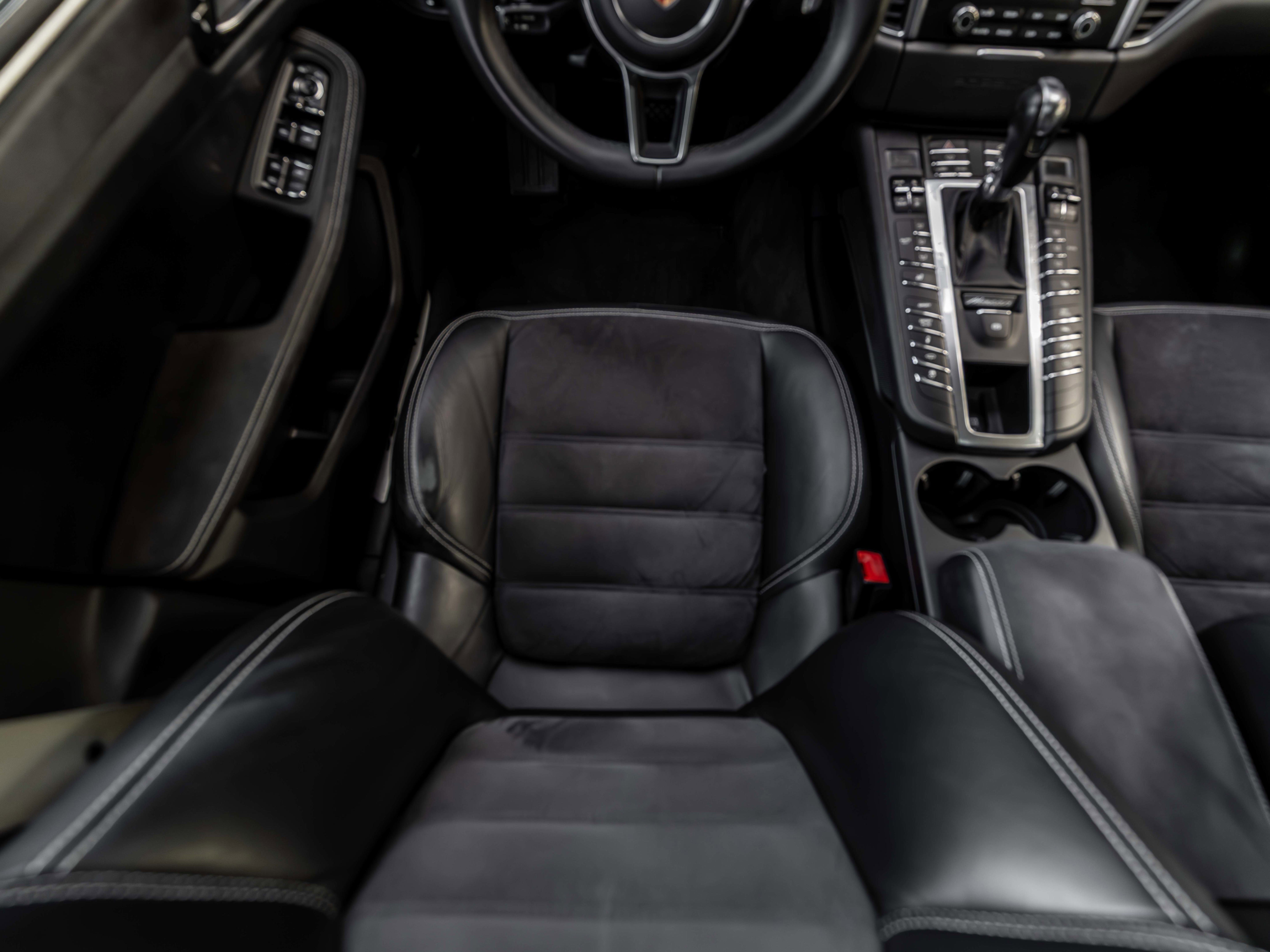 Used 2017 Porsche Macan GTS AWD/4WD image 66