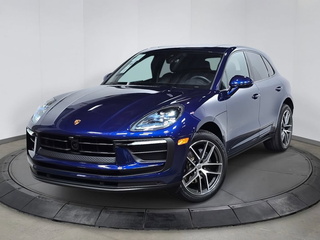 Certified 2025 Porsche Macan AWD/4WD image 1