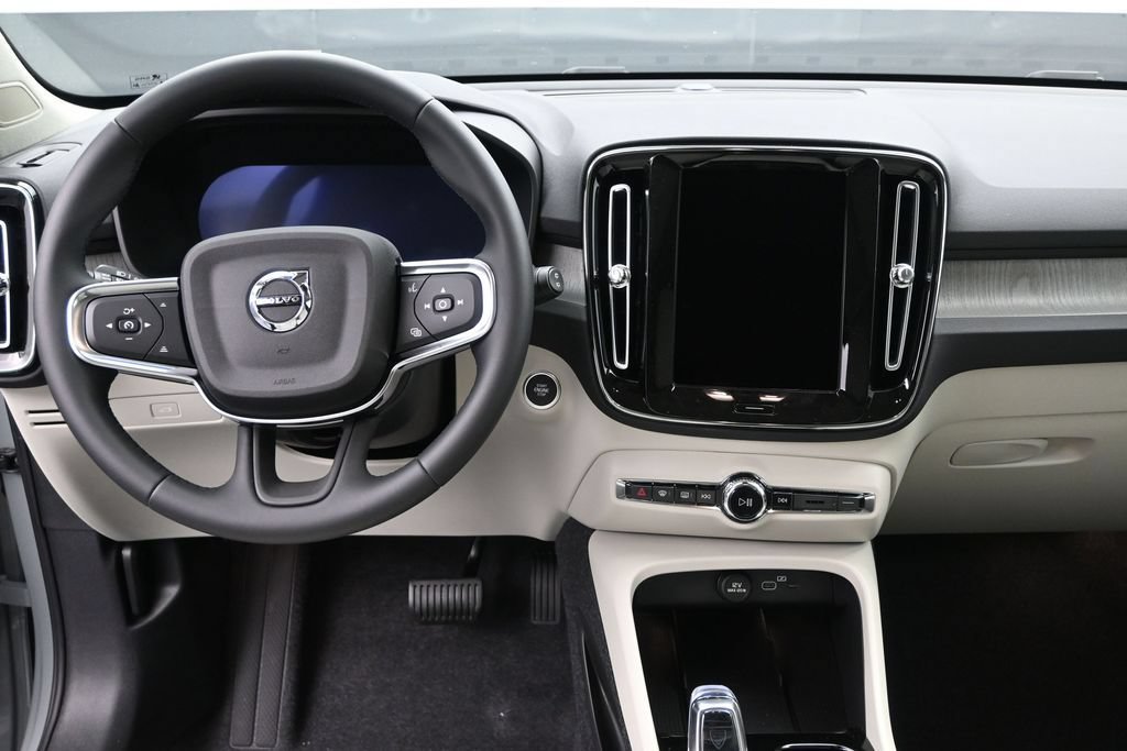 New 2026 Volvo XC40 B5 Plus w/ Protection Package Premier AWD/4WD image 12