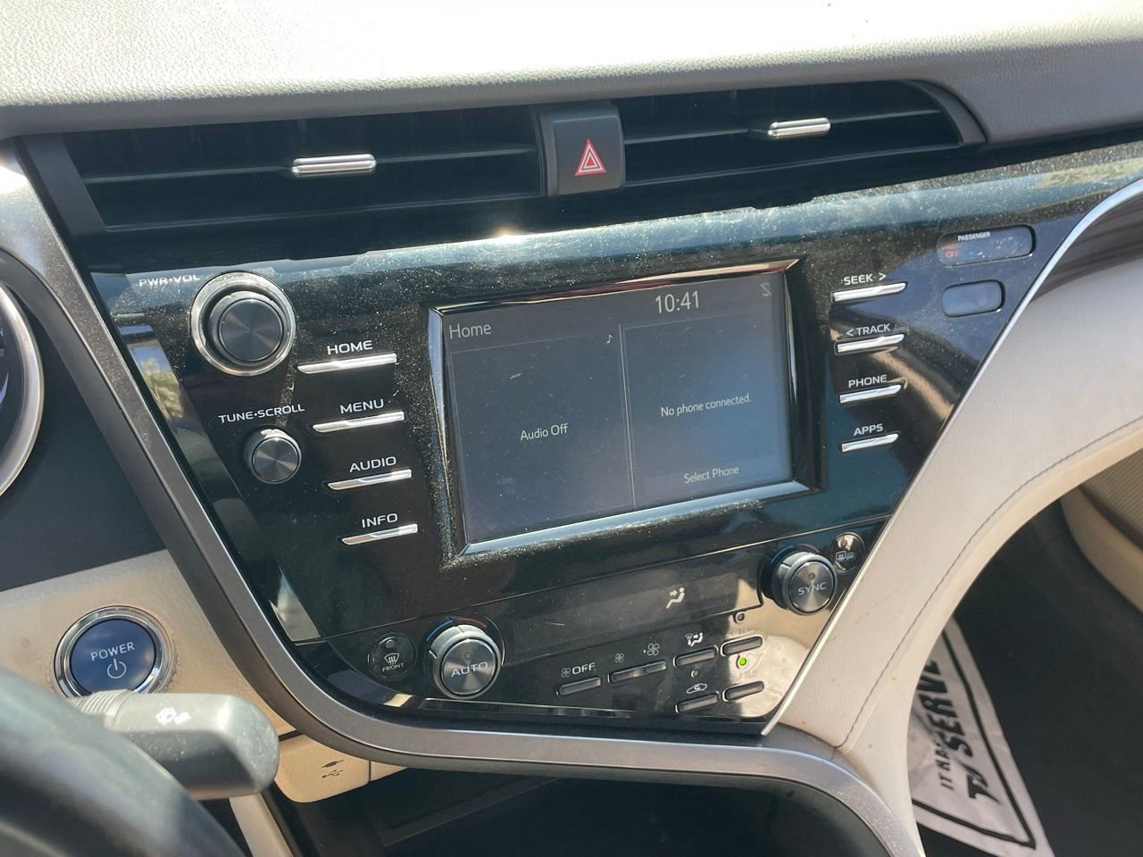 Used 2018 Toyota Camry XLE image 10