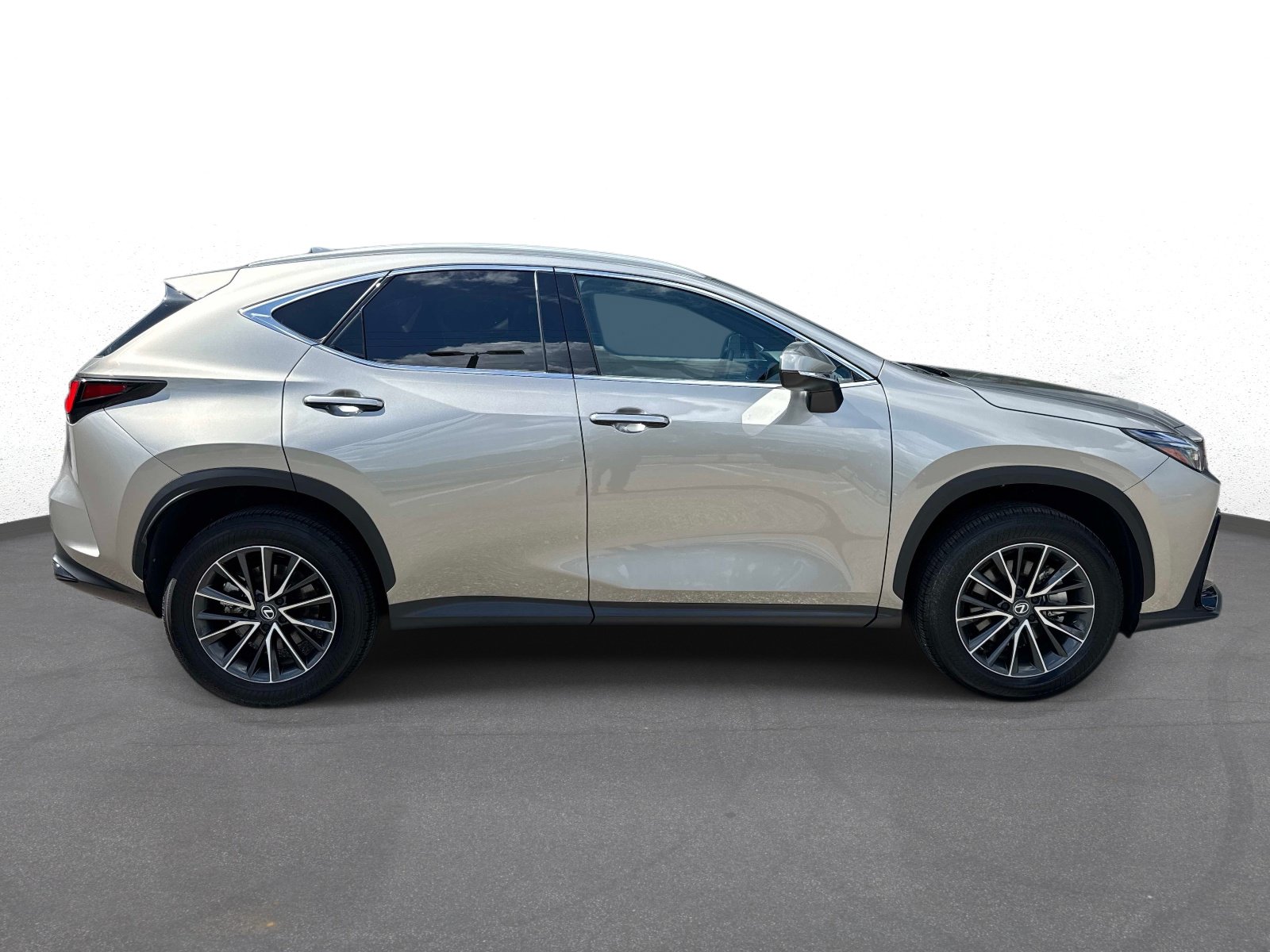 Certified 2025 Lexus NX 250 FWD w/ Accessory Package (Z1) image 2