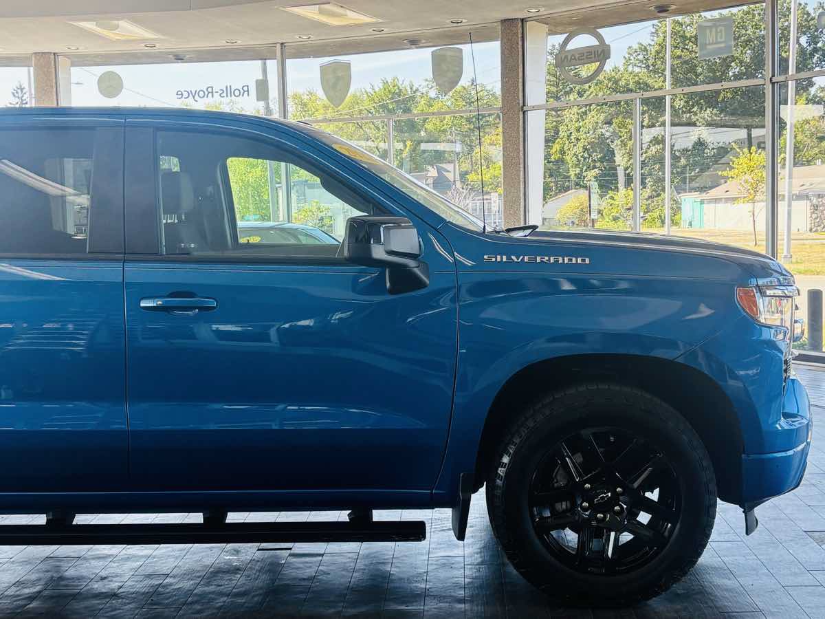 Used 2022 Chevrolet Silverado 1500 RST AWD/4WD image 5