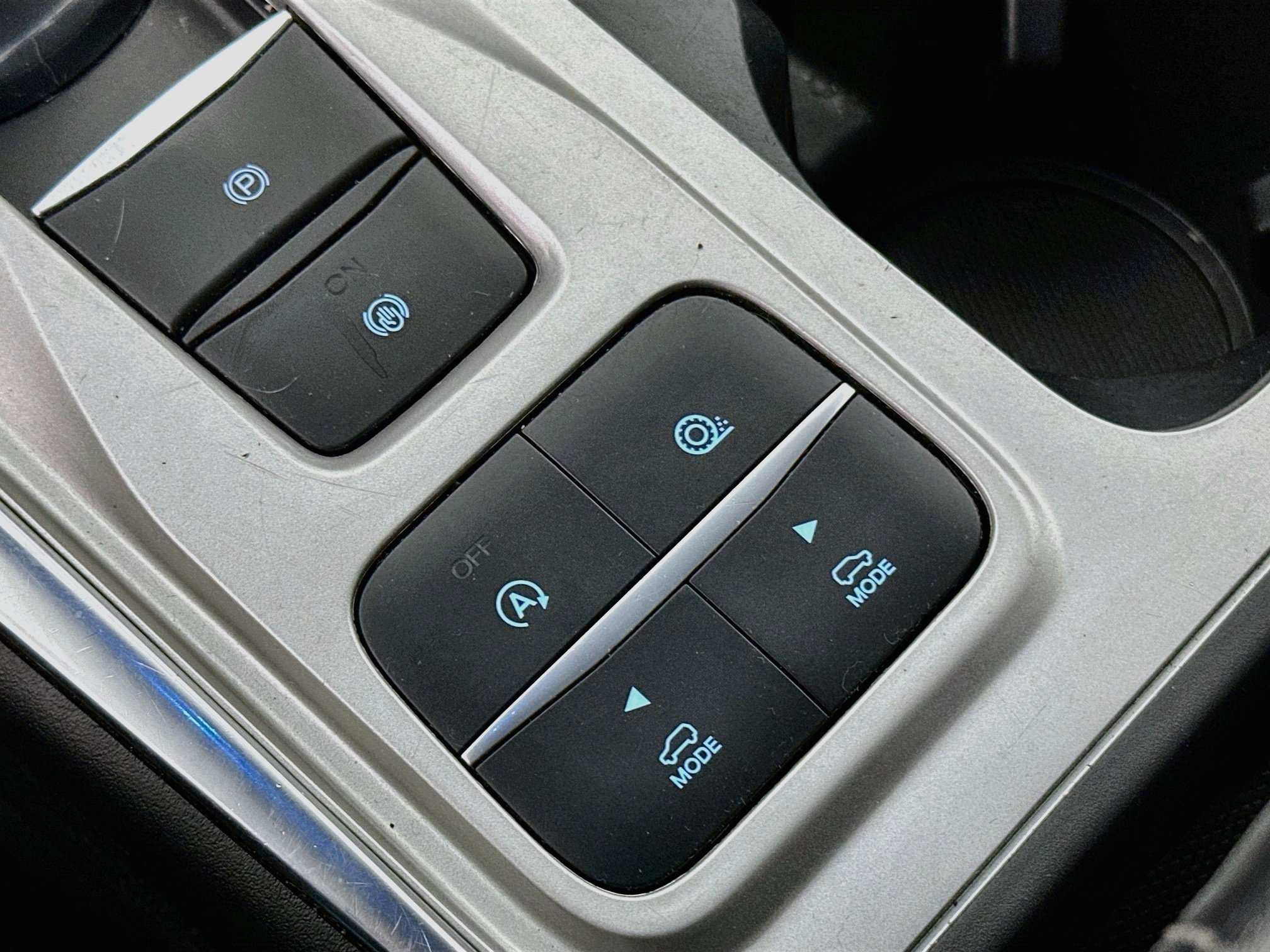 Used 2023 Ford Explorer XLT w/ Equipment Group 202A RWD image 26