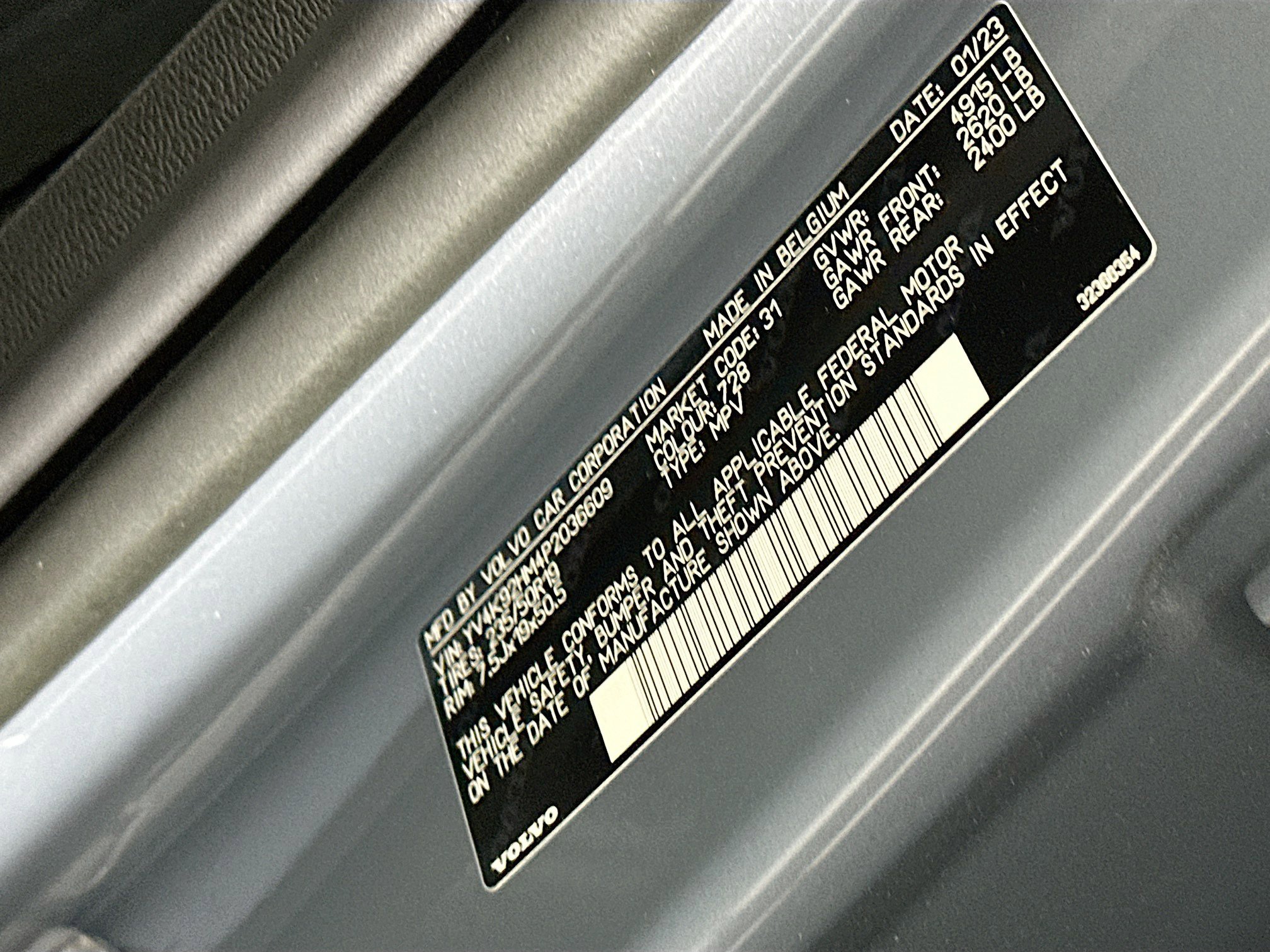 Used 2023 Volvo XC40 B4 Ultimate FWD image 12