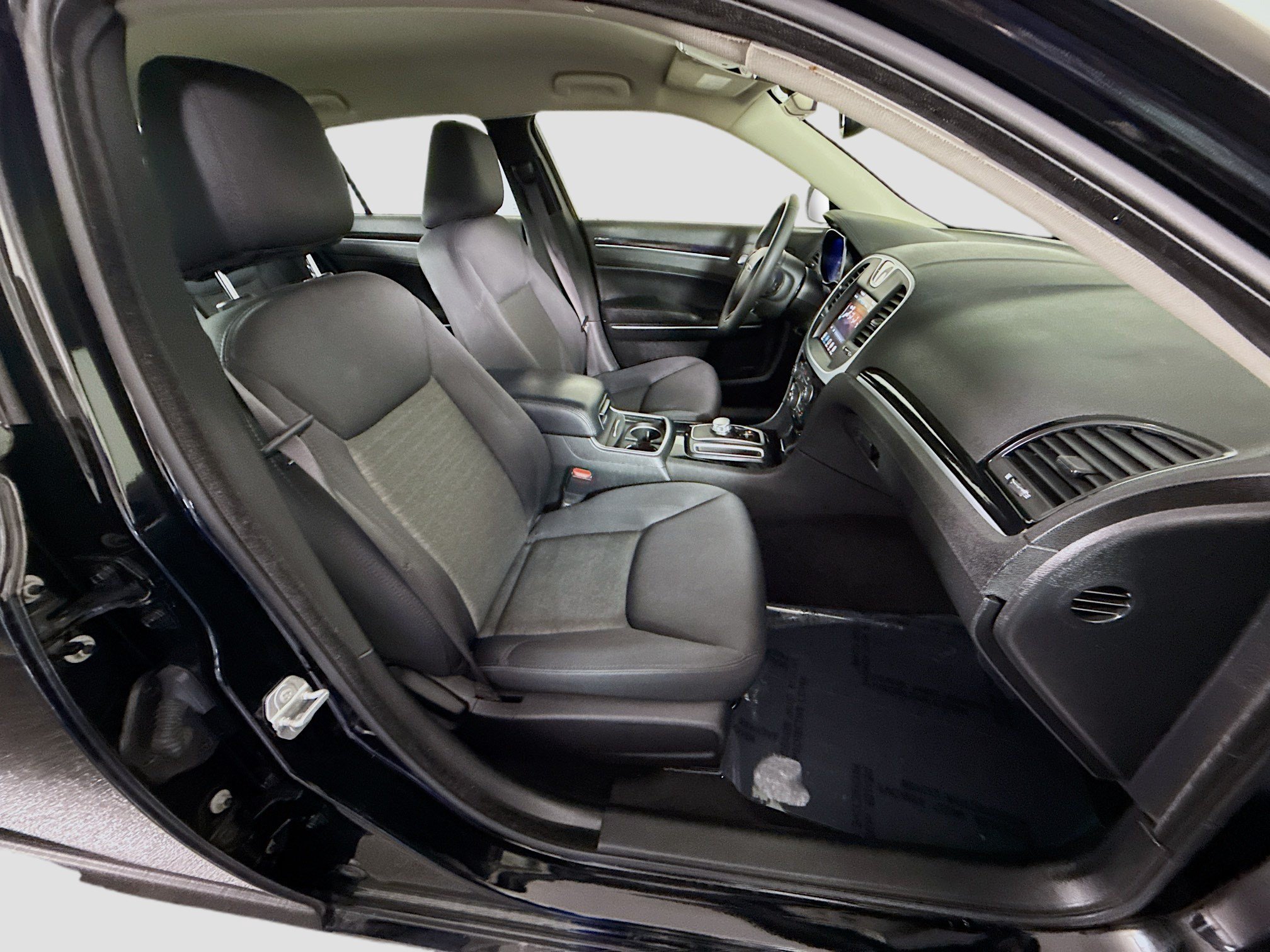Used 2023 Chrysler 300 Touring w/ Safetytec Plus Group RWD image 29