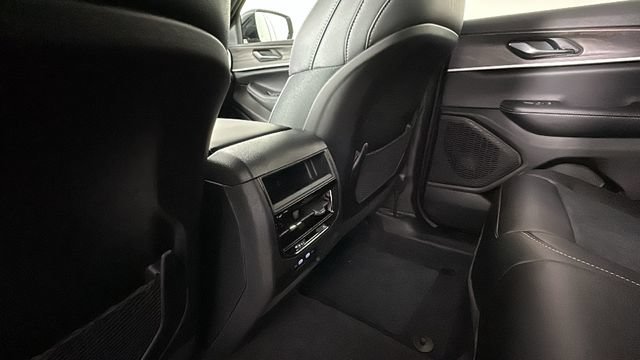 New 2026 Jeep Grand Cherokee Altitude AWD/4WD image 14