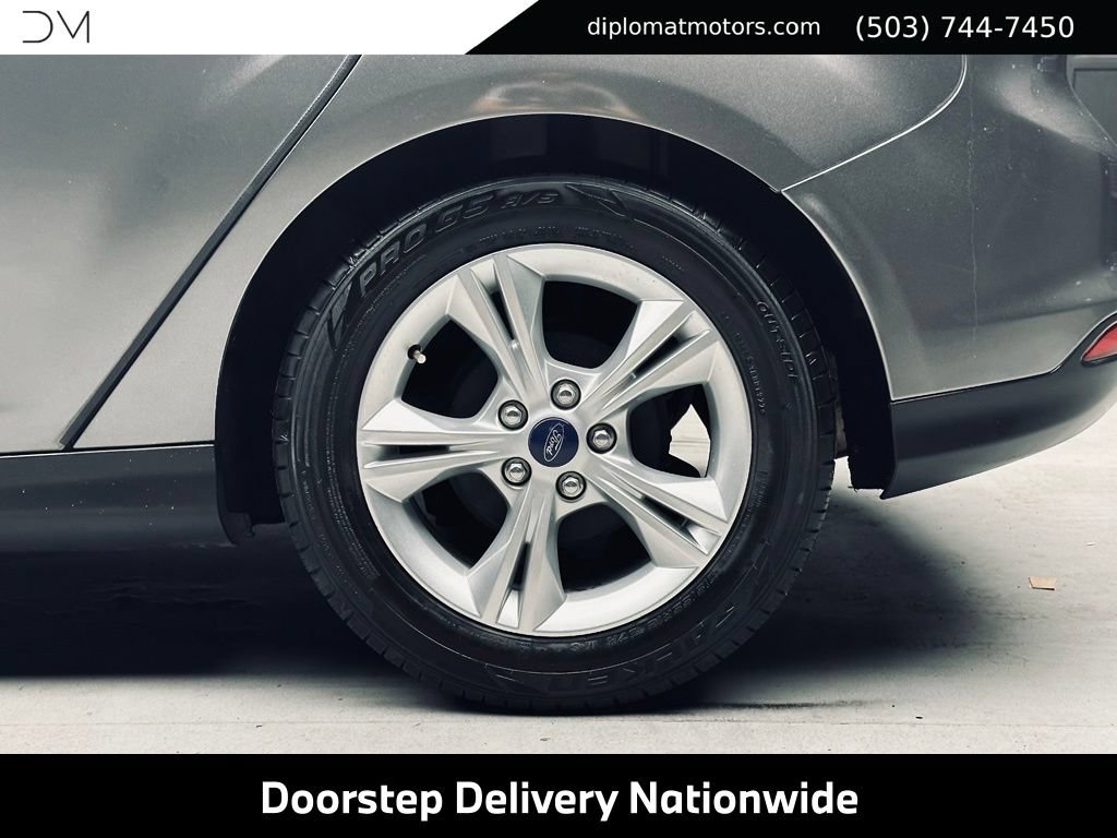 Used 2014 Ford Focus SE w/ SE Winter Package FWD image 39