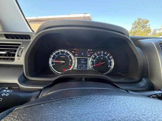 Used 2019 Toyota 4Runner SR5 Premium AWD/4WD image 40