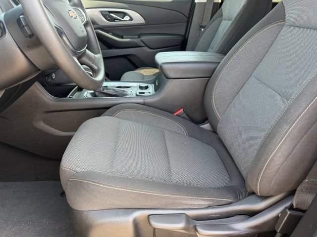 Used 2021 Chevrolet Traverse LS w/ LPO, Blackout Package FWD image 13