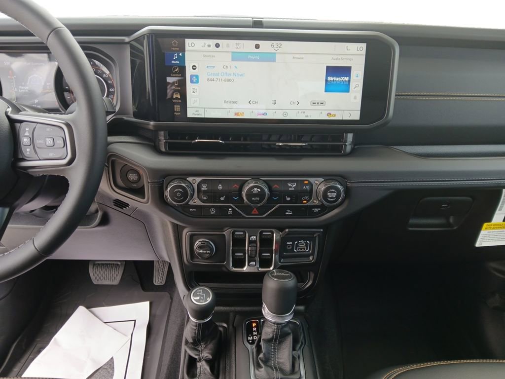 New 2025 Jeep Gladiator Sport image 11