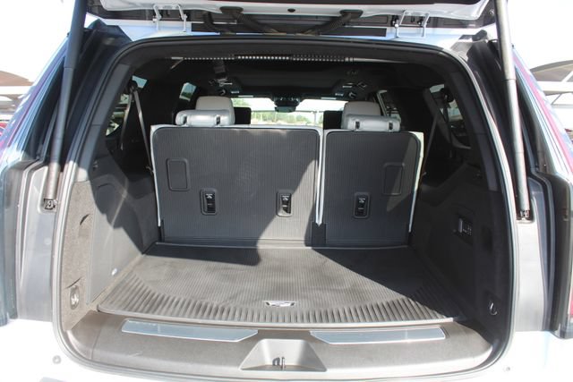 Used 2026 Cadillac Escalade ESV Platinum Sport w/ LPO, ONYX Package AWD/4WD image 5