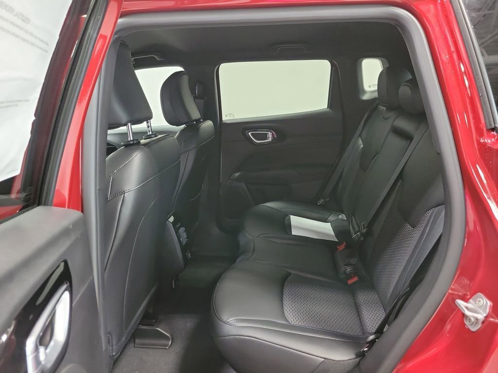 New 2026 Jeep Compass Latitude image 8