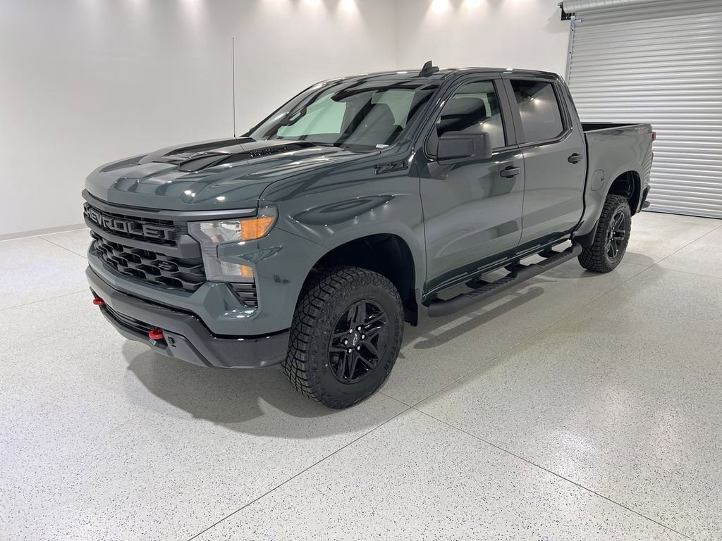 New 2026 Chevrolet Silverado 1500 Custom Trail Boss w/ LPO, Dark Essentials Package