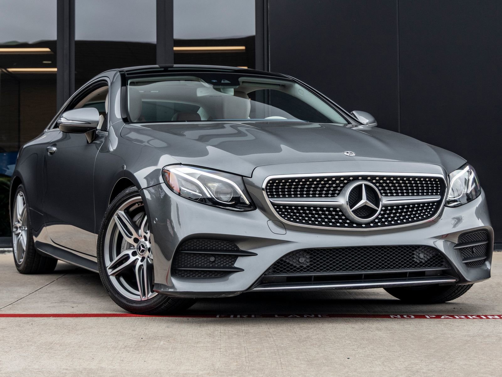 Used 2018 Mercedes-Benz E 400 Coupe image 2