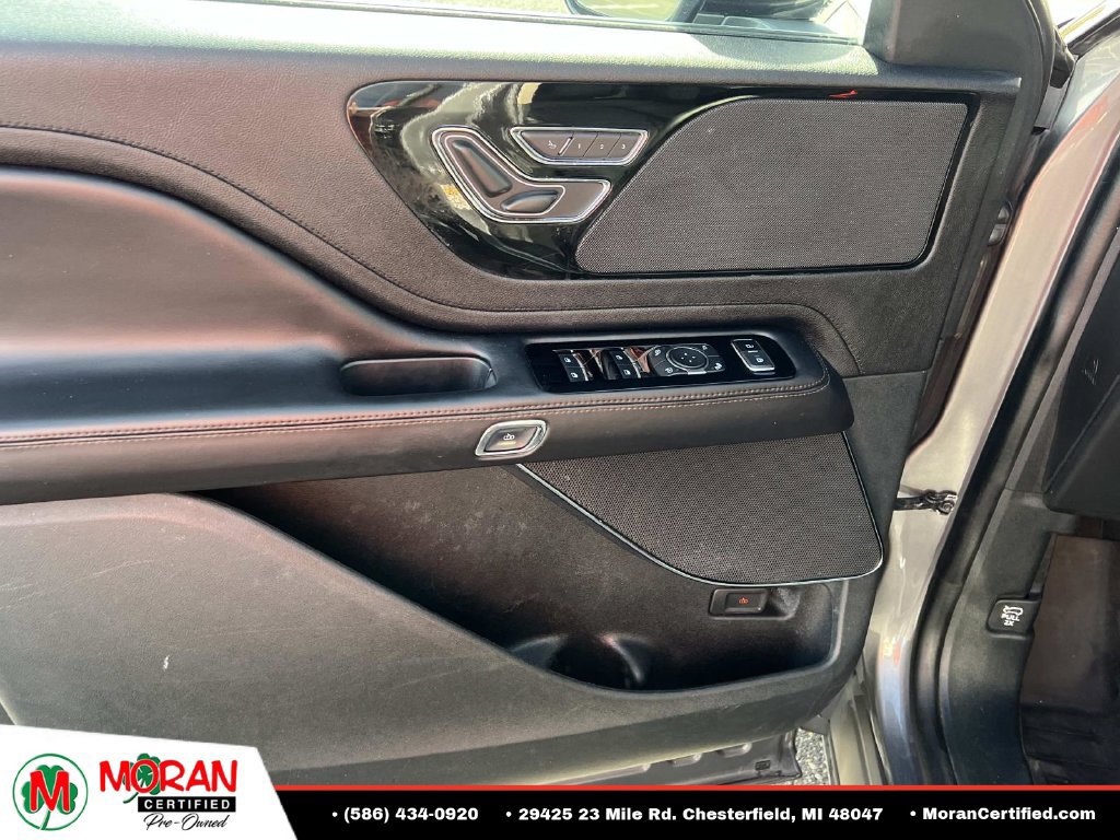 Used 2023 Lincoln Aviator AWD w/ Premium Package image 16