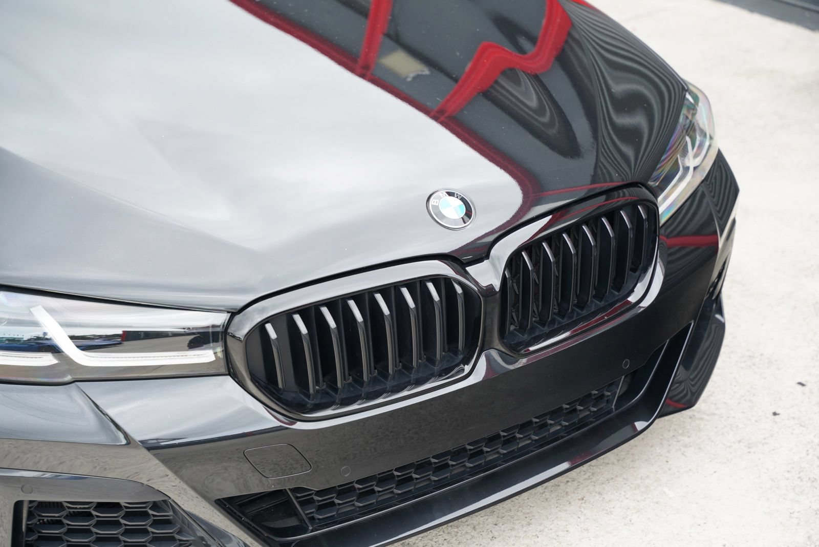Used 2021 BMW M550i xDrive w/ Executive Package AWD/4WD image 4