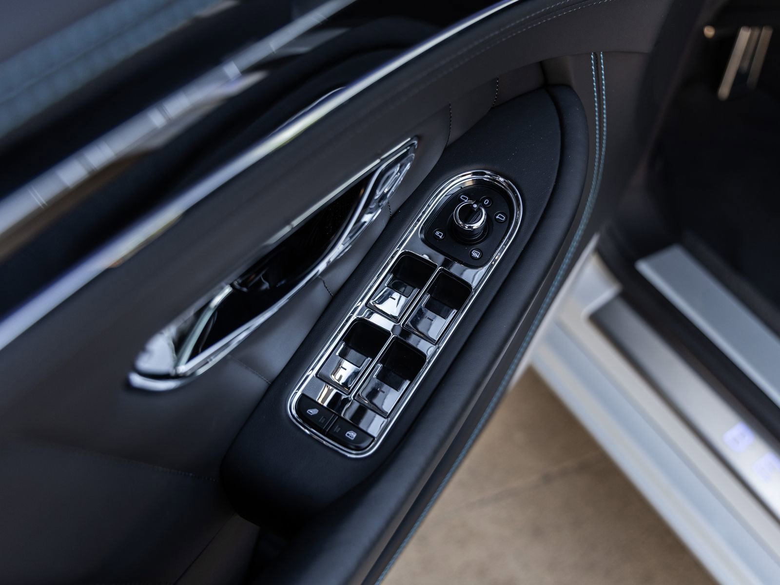 Used 2024 Bentley Continental GT image 23