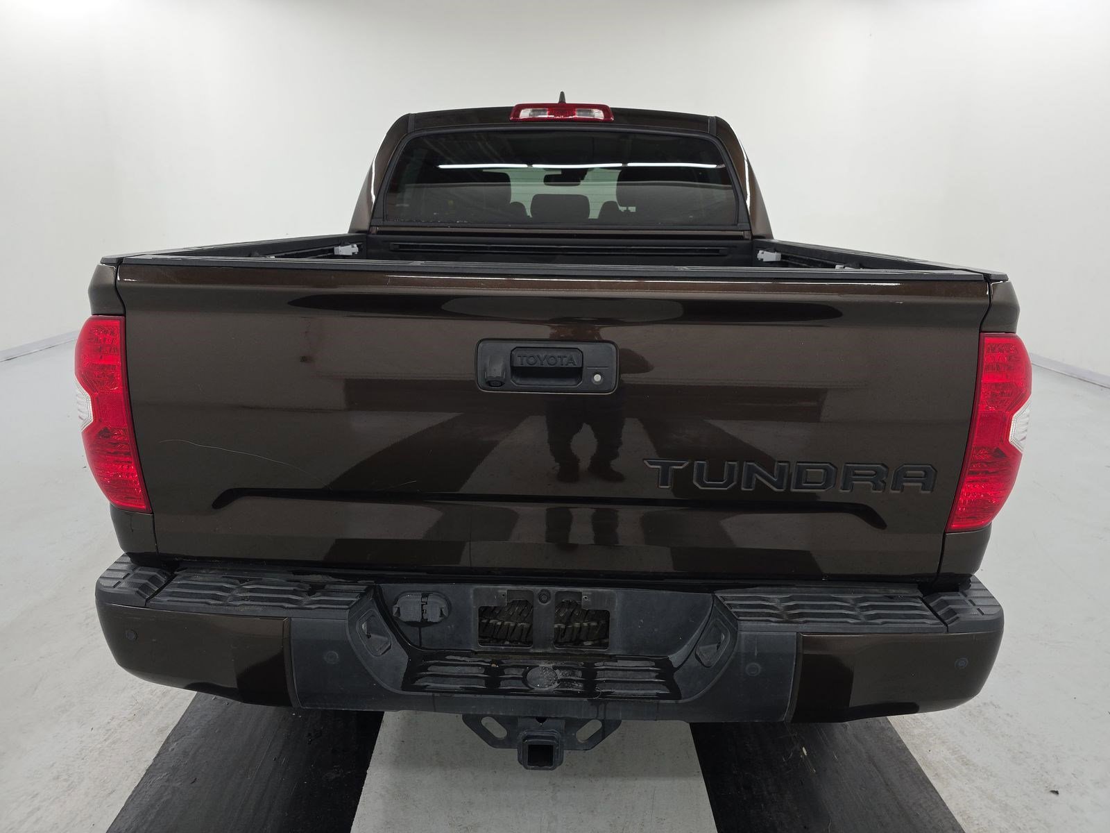 Used 2020 Toyota Tundra Limited w/ Limited Premium Package image 5