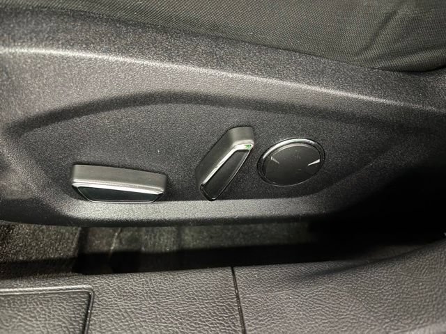 Used 2019 Ford Fusion SE FWD image 9