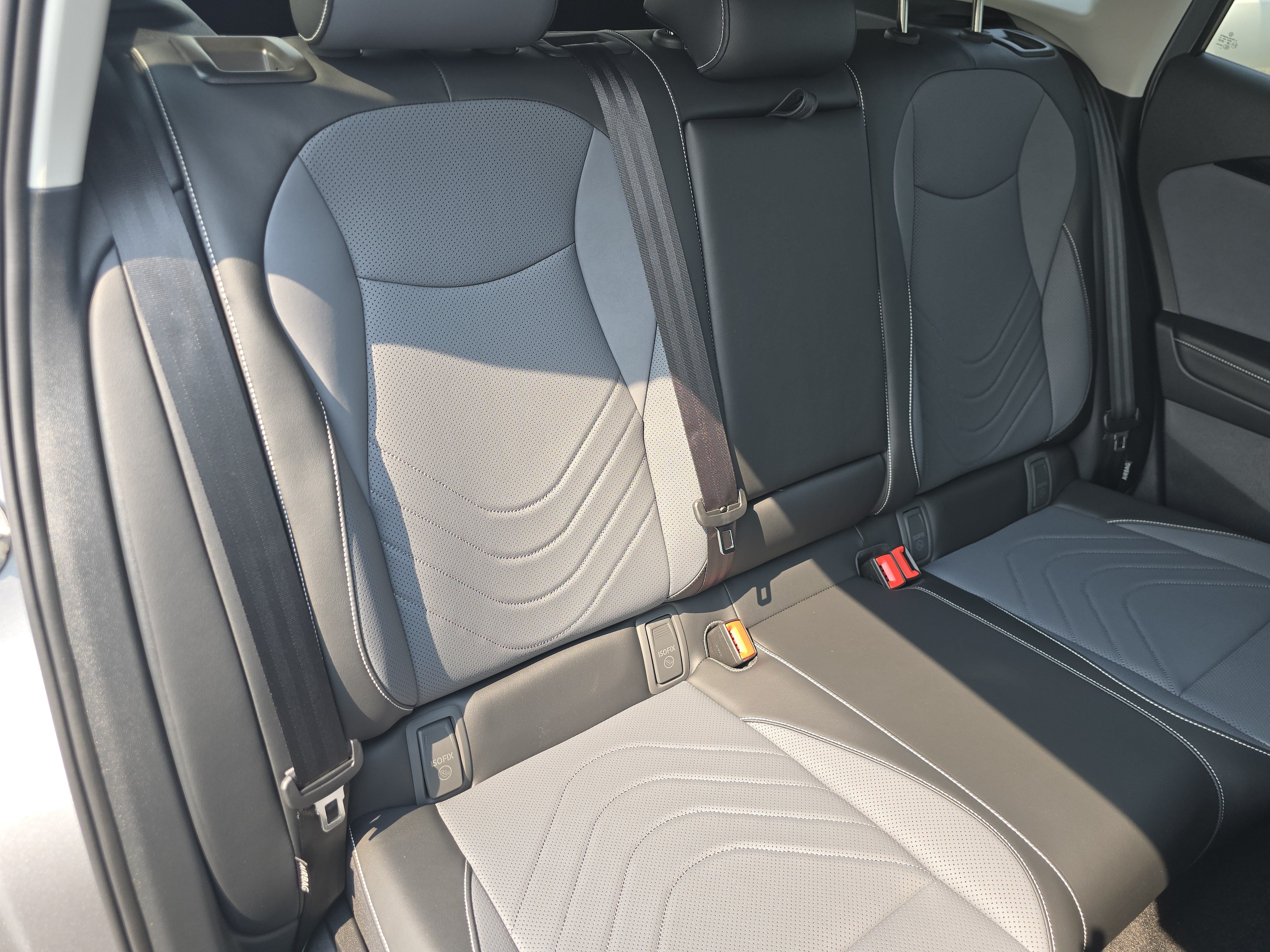 New 2026 Volkswagen Tiguan SE AWD/4WD image 17