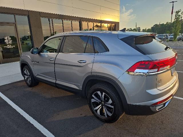 Used 2025 Volkswagen Atlas Cross Sport SE AWD/4WD image 11