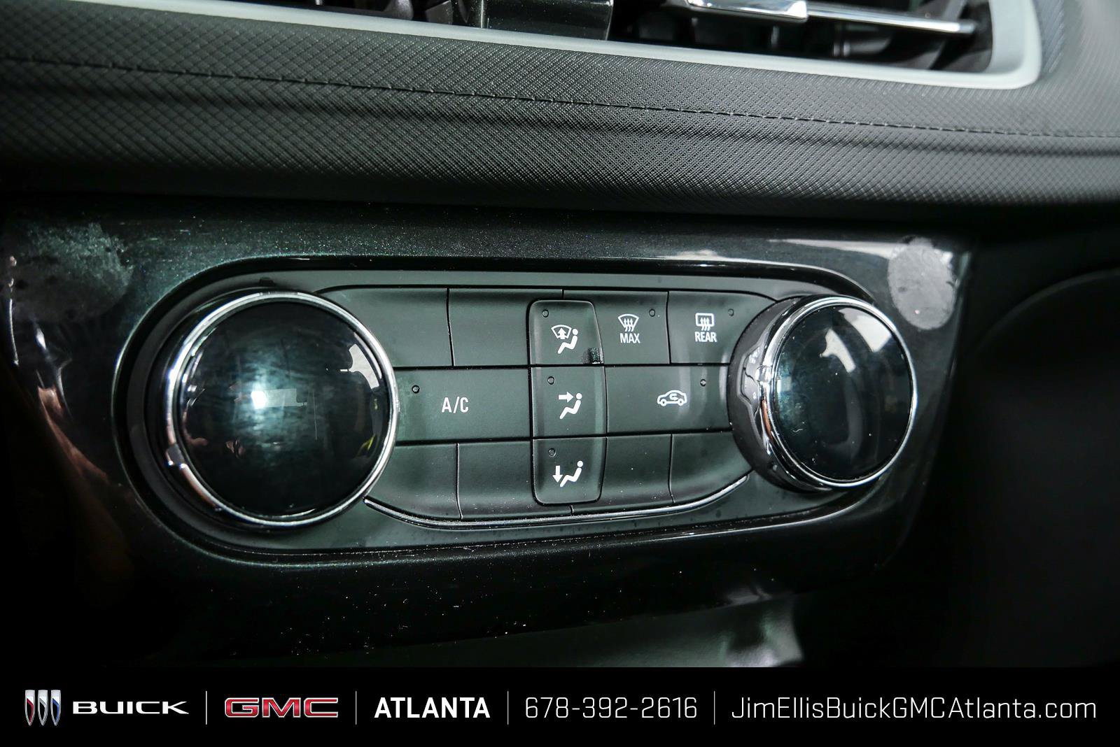 Used 2025 Chevrolet TrailBlazer LT AWD/4WD image 15