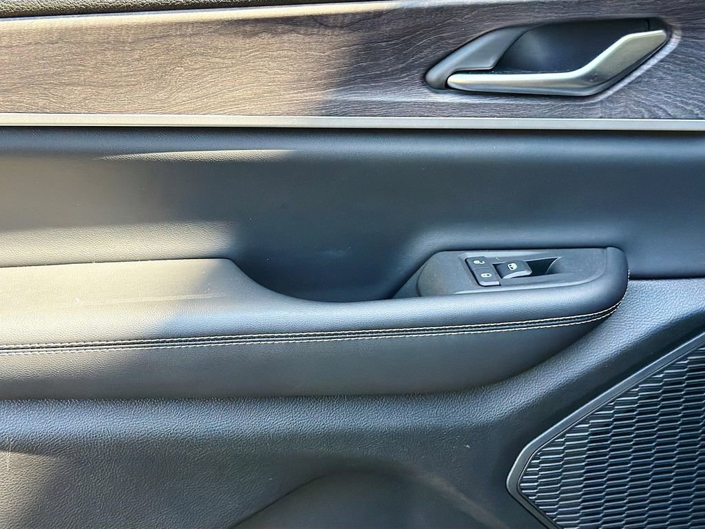 Used 2023 Jeep Grand Cherokee L Limited image 26