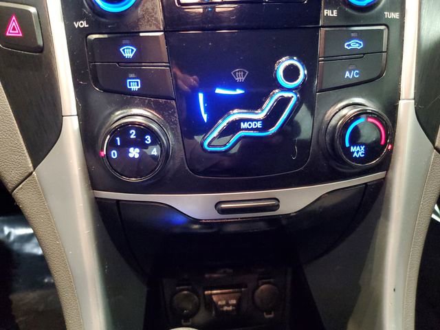 Used 2011 Hyundai Sonata GLS image 18